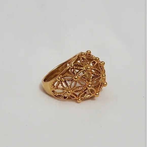 Avon Gold Tone Spun Blossoms Ring - Picture 4 of 7